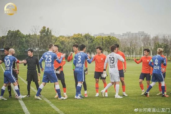 挠脚心vk初中生